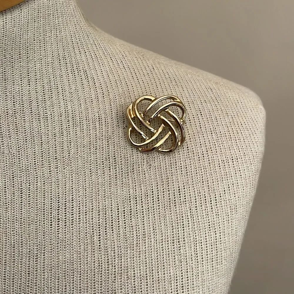 Vintage Woven Gold-tone Knot Pin - Brooch